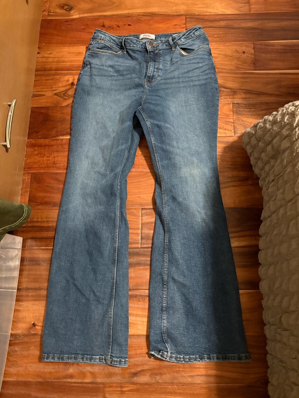 Wrangler High Rise Fierce Flare Jeans Dark Wash Bootcut Stretch Denim (1190)